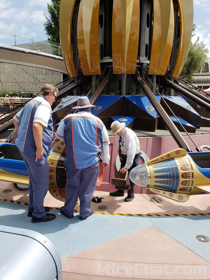 , Disneyland Update – Sign of the Times