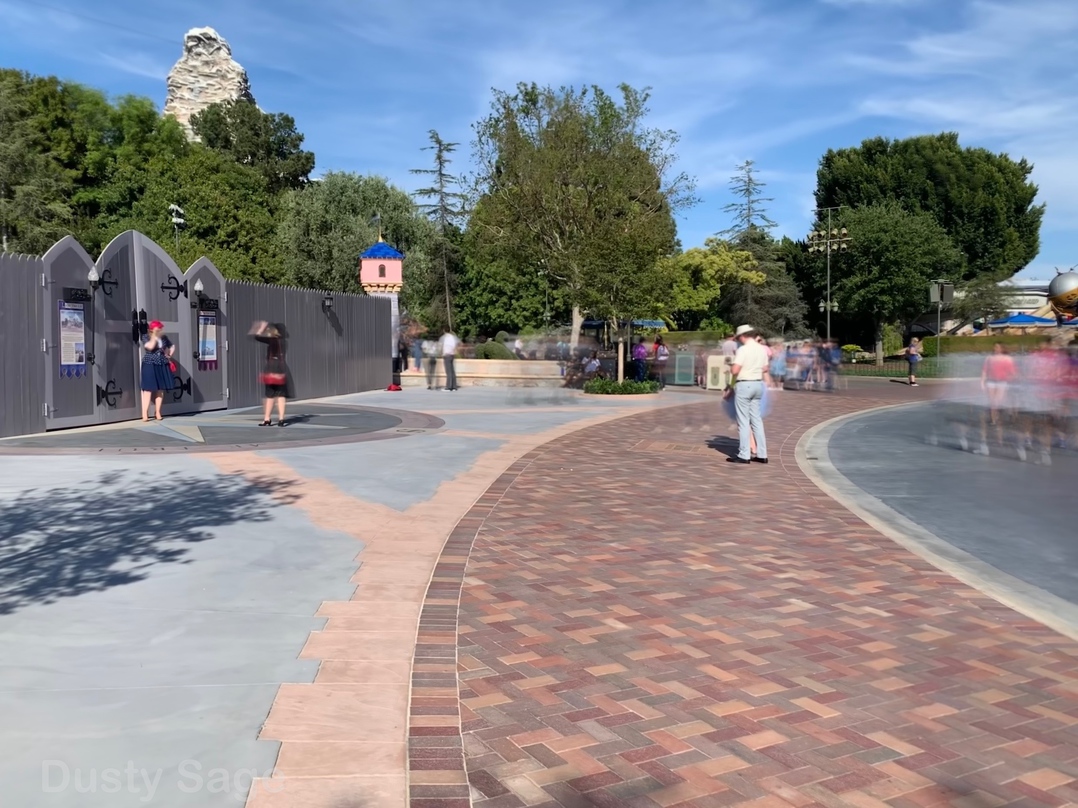 , Disneyland Update &#8211; It&#8217;s a Wall World