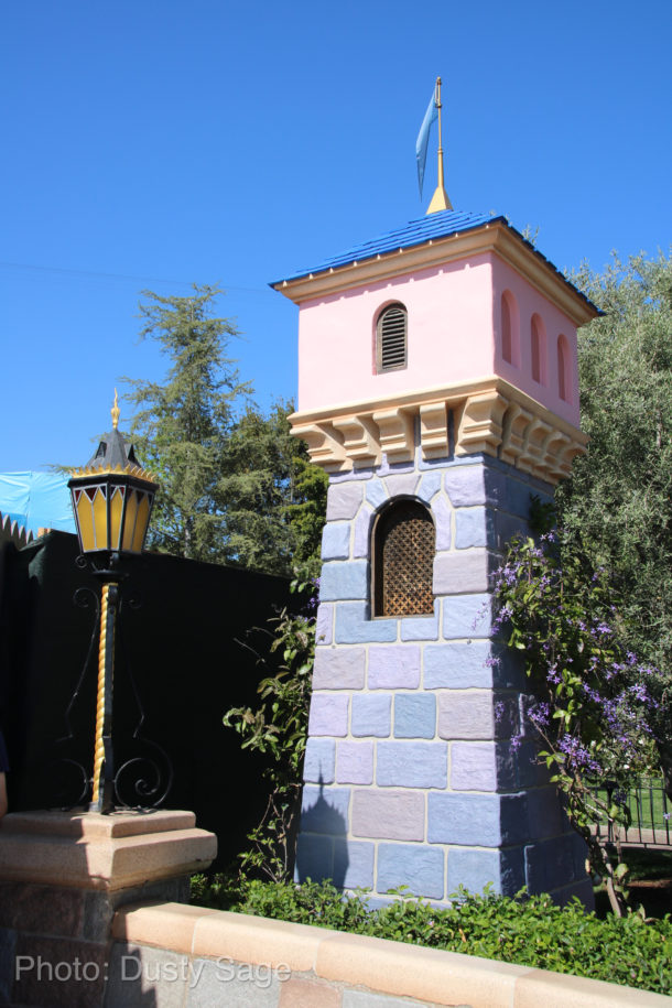 , Disneyland Update – Sign of the Times