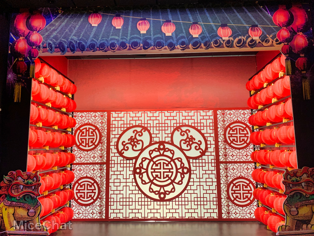 Pop-Up Disney, Snap to it at Pop-Up Disney! A Mickey Celebration