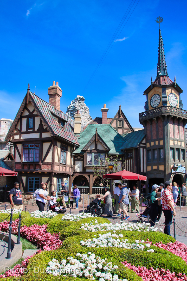 , Disneyland Update &#8211; New Star Wars Details, Stardust Expands, Springtime in the Parks