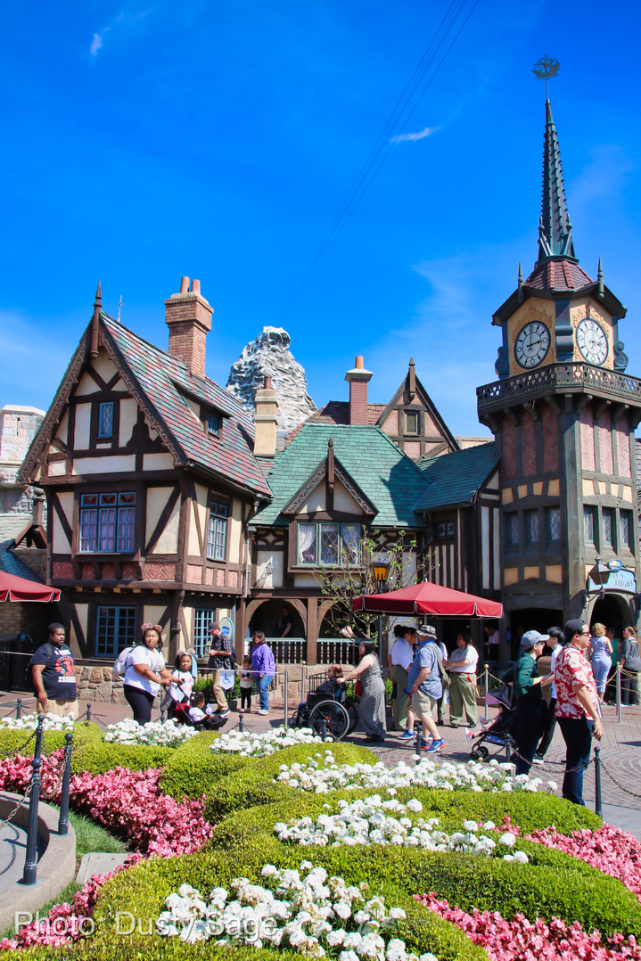 , Disneyland Update – New Star Wars Details, Stardust Expands, Springtime in the Parks