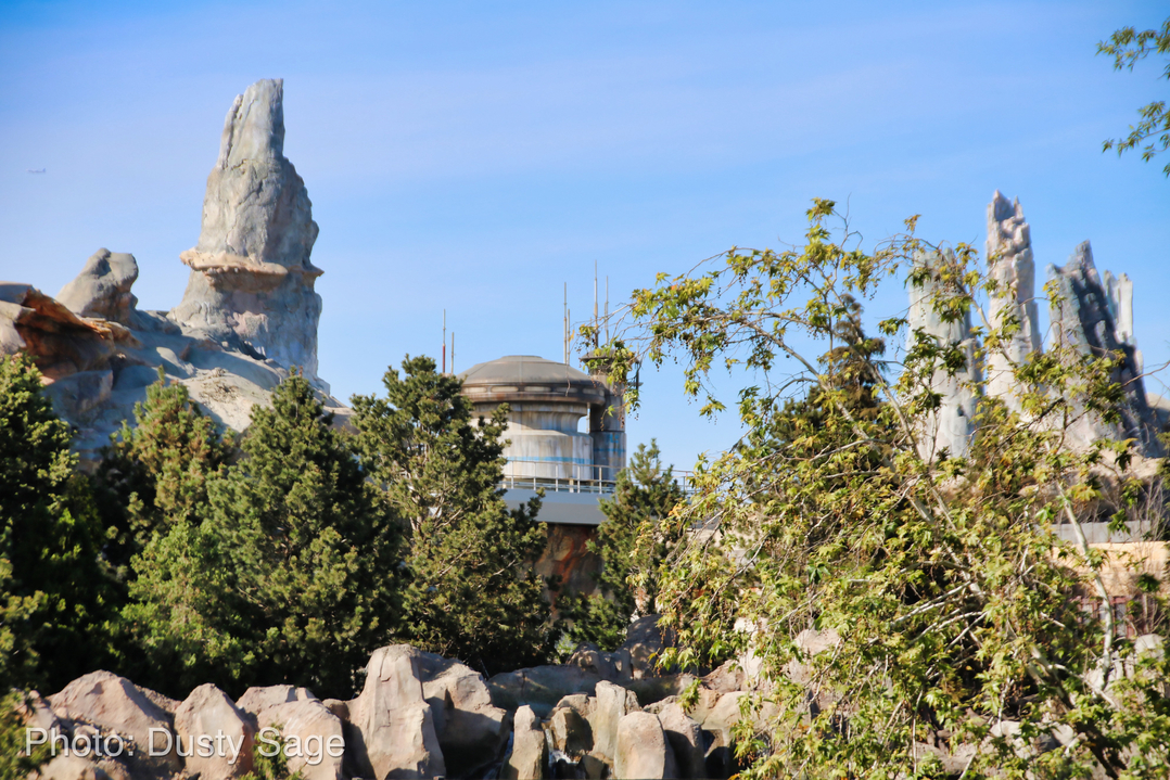 , Disneyland Update – New Star Wars Details, Stardust Expands, Springtime in the Parks
