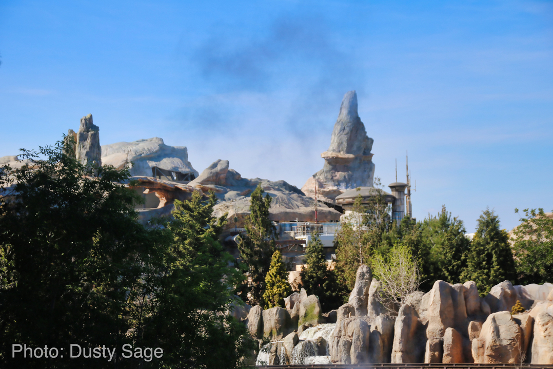 , Disneyland Update &#8211; It&#8217;s a Wall World