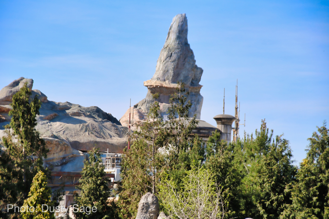 , Disneyland Update &#8211; New Star Wars Details, Stardust Expands, Springtime in the Parks