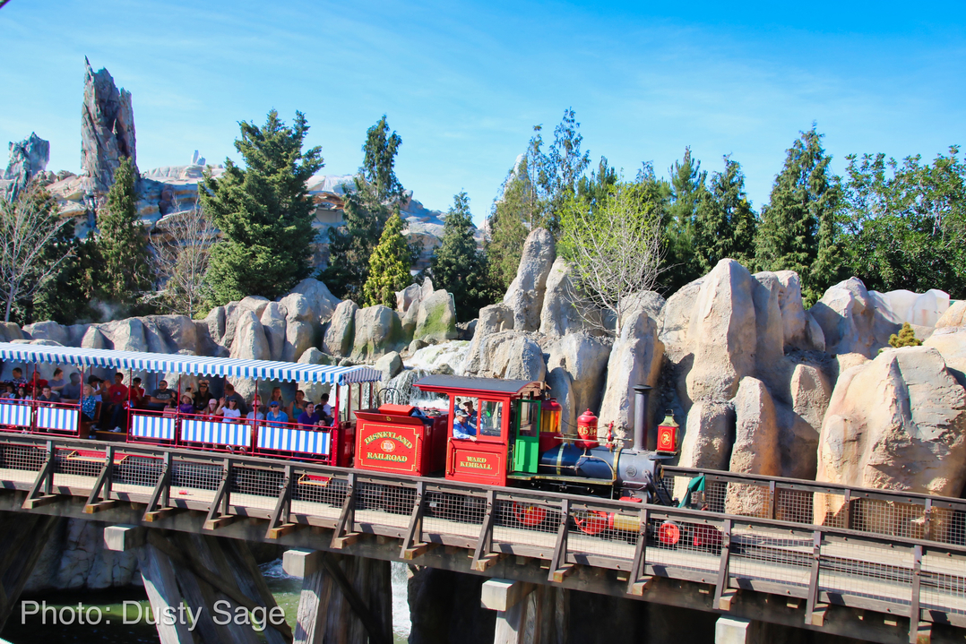 , Disneyland Update &#8211; New Star Wars Details, Stardust Expands, Springtime in the Parks