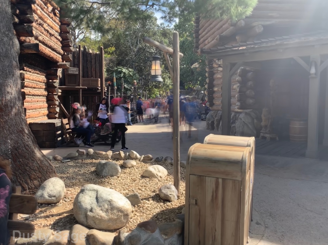 , Disneyland Update &#8211; It&#8217;s a Wall World