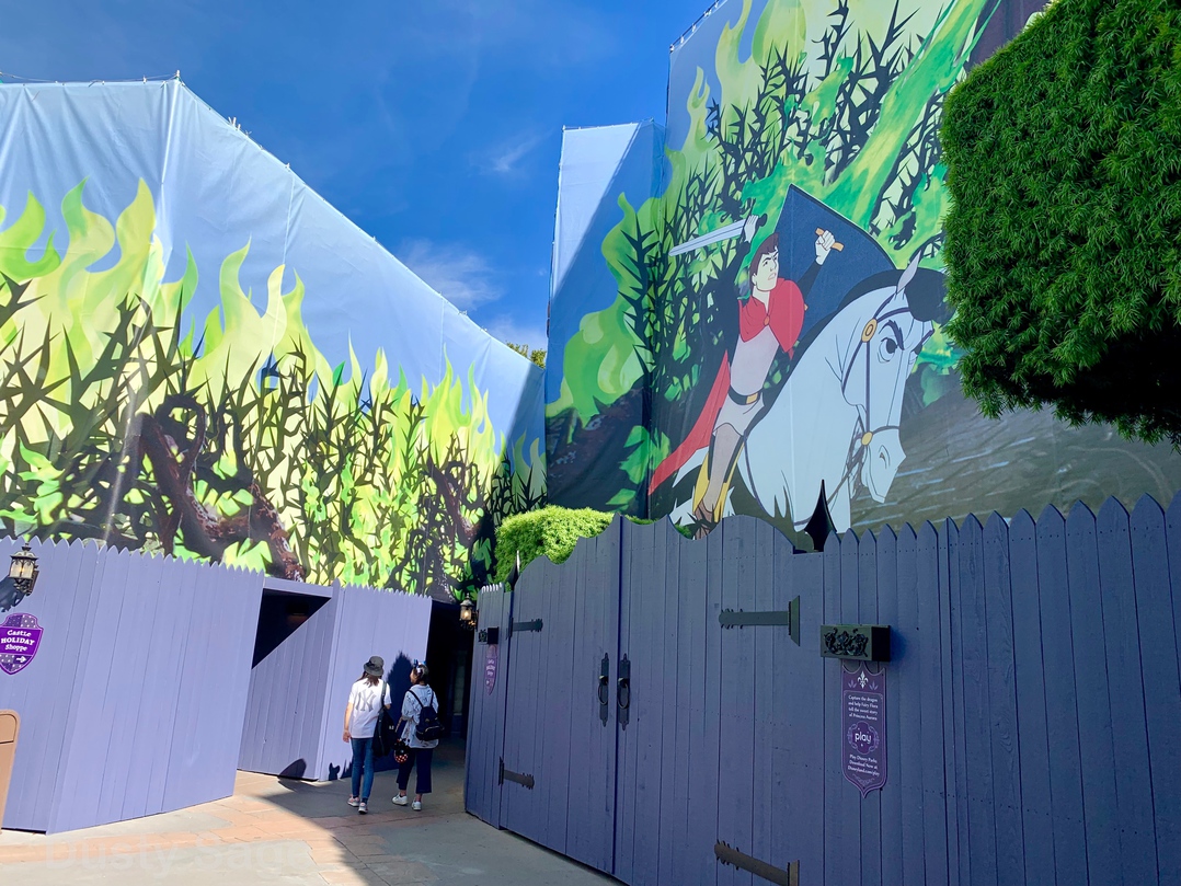 , Disneyland Update – It’s a Wall World
