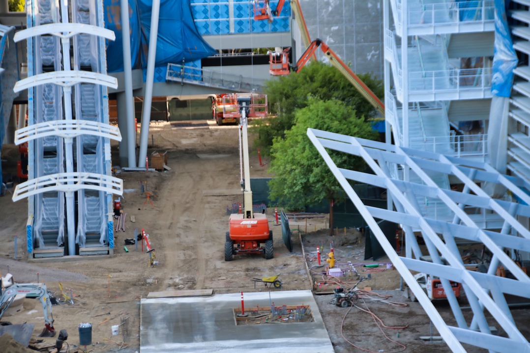 , Disneyland Update – It’s a Wall World