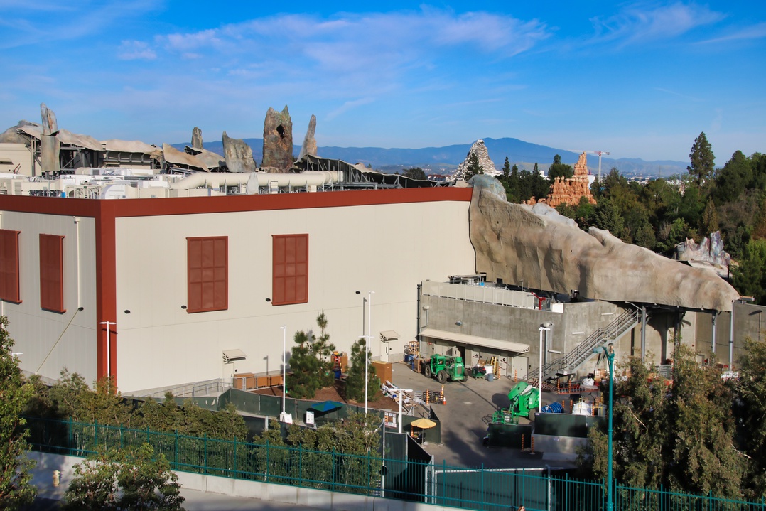 , Disneyland Update – It’s a Wall World