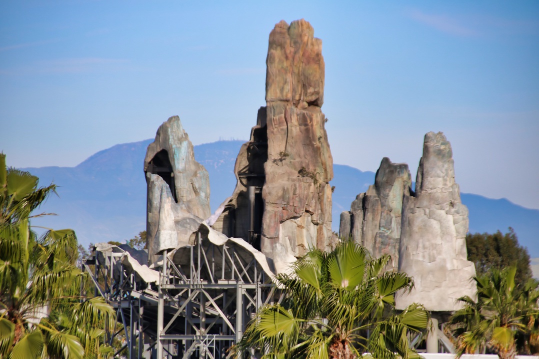 , Disneyland Update &#8211; It&#8217;s a Wall World