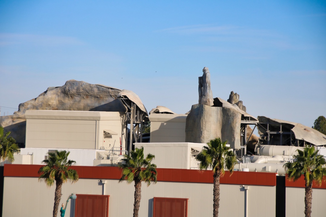 , Disneyland Update – It’s a Wall World