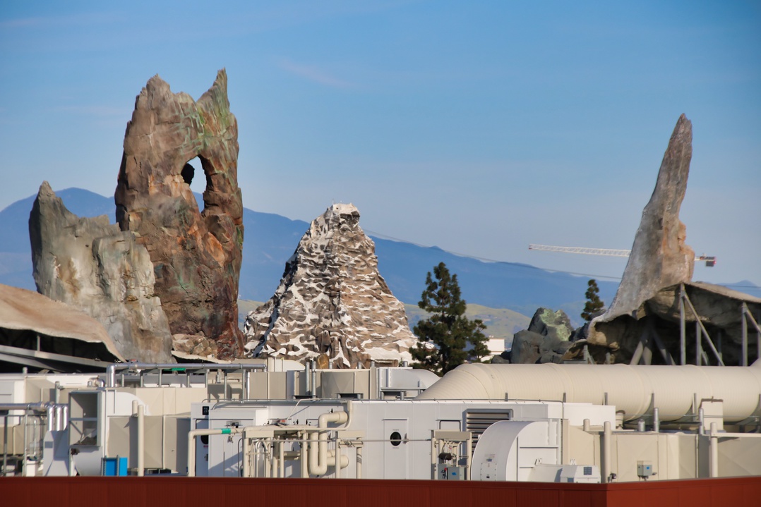 , Disneyland Update – It’s a Wall World