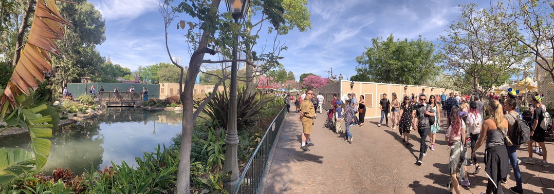 , Disneyland Update – It’s a Wall World