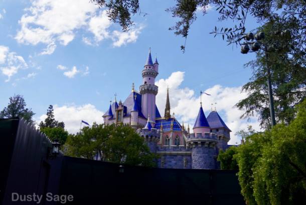 , Disneyland Update &#8211; Beauty Awakens, Ears End &#038; Honeyboo You