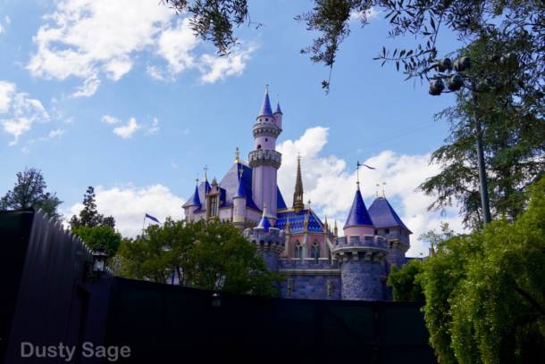 , Disneyland Update – Beauty Awakens, Ears End & Honeyboo You