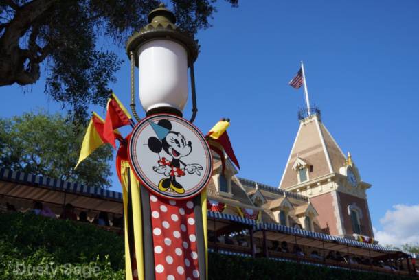 , Disneyland Update – Beauty Awakens, Ears End & Honeyboo You