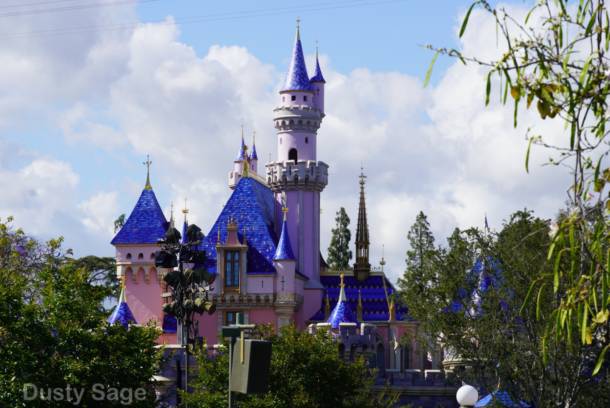 , Disneyland Update &#8211; Beauty Awakens, Ears End &#038; Honeyboo You