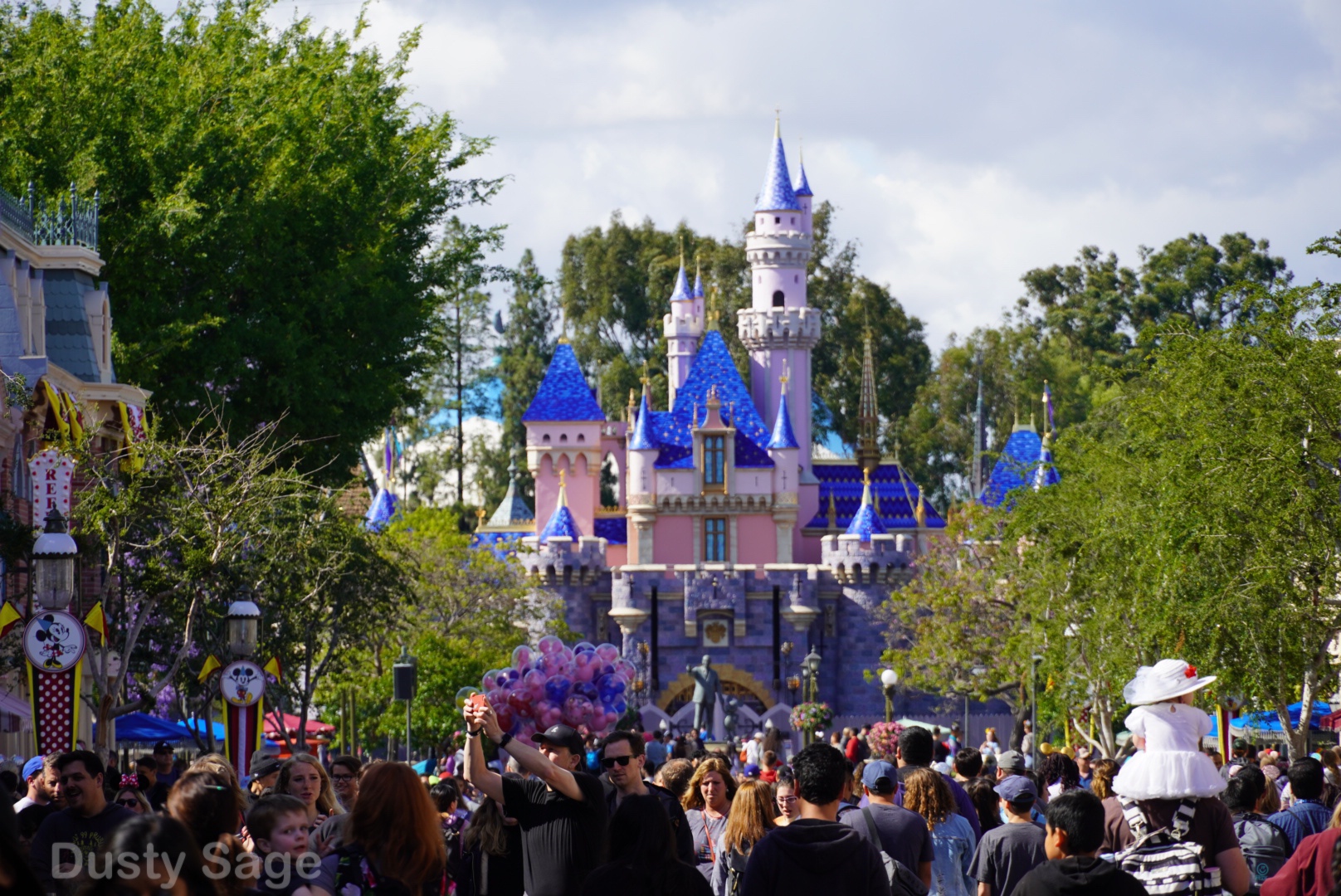 , Disneyland Update &#8211; Beauty Awakens, Ears End &#038; Honeyboo You