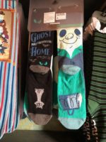 Haunted-mansion-Hitchhiking-Ghosts-socks-2