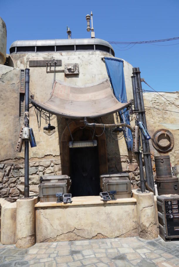 , The Shop Side: Your Guide to Star Wars: Galaxy&#8217;s Edge Restaurants and Shops