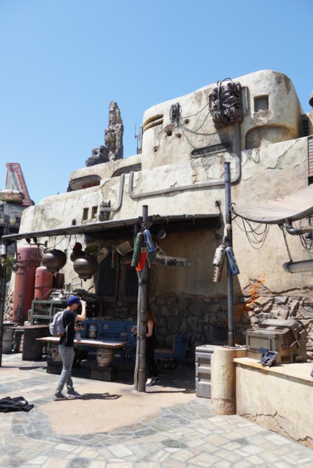 , The Shop Side: Your Guide to Star Wars: Galaxy’s Edge Restaurants and Shops