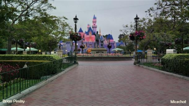 , Disneyland Update: Look Ma, No Crowds!