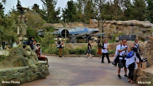 , Disneyland Update: Look Ma, No Crowds!