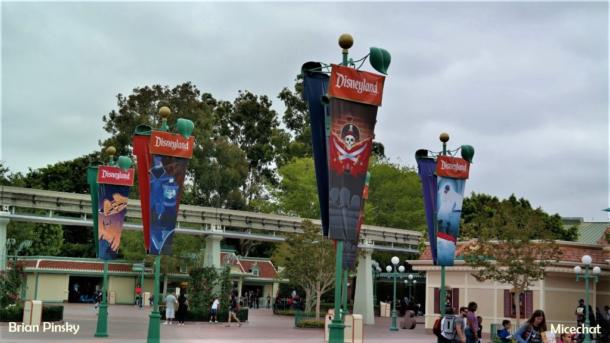 , Disneyland Update: Look Ma, No Crowds!