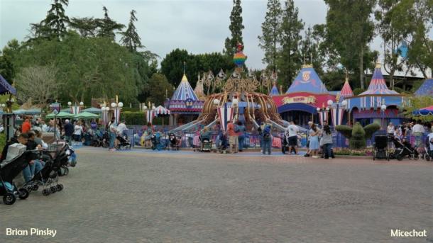 , Disneyland Update: Look Ma, No Crowds!