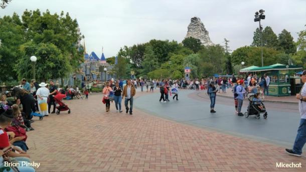 , Disneyland Update: Look Ma, No Crowds!