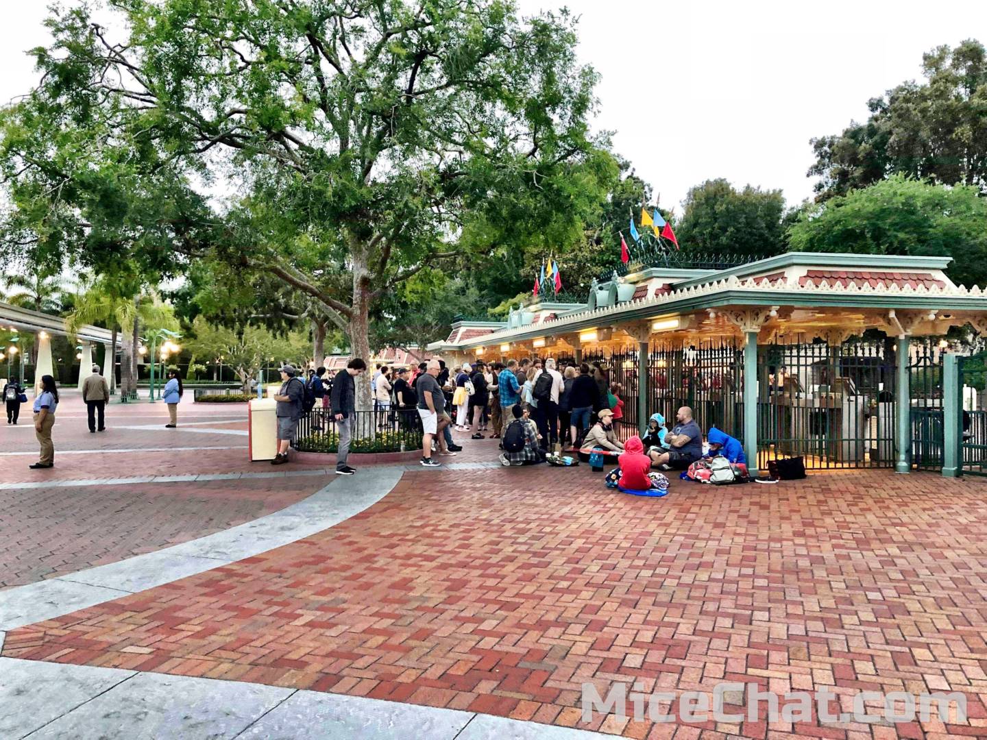 , Star Wars Land Now Open at Disneyland – What You Need to Know