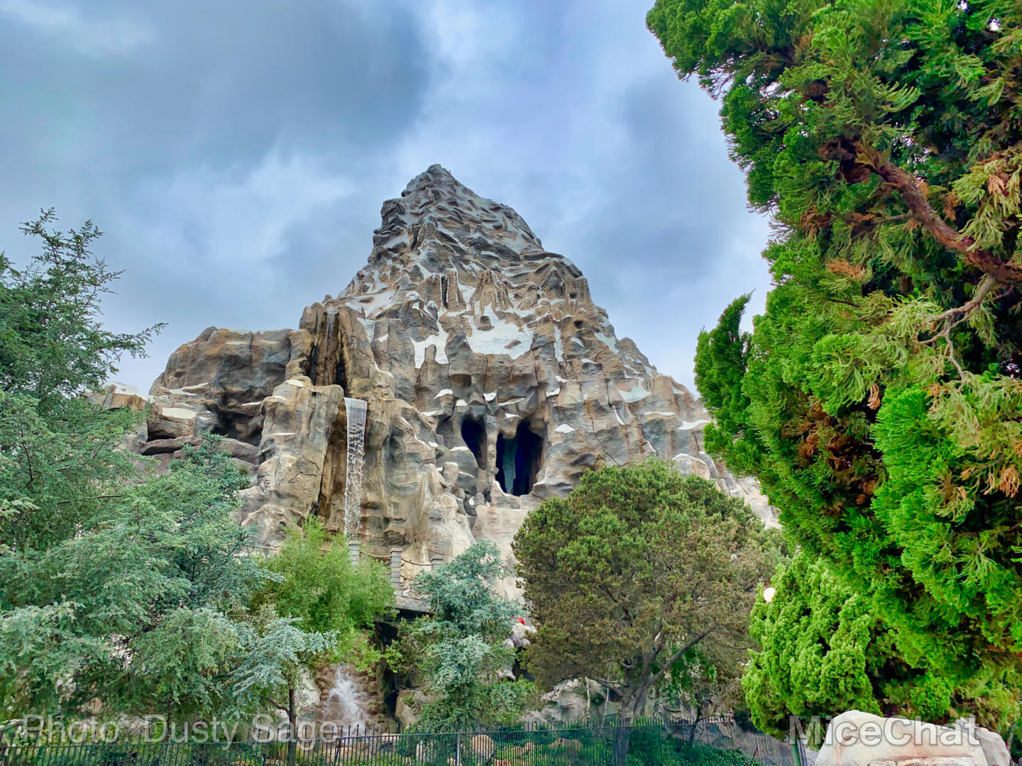 , Disneyland Update – Red, White and Boooooo