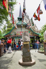 Disneyland-Tomorrowland-60-Matterhorn-Garden-MiceChat
