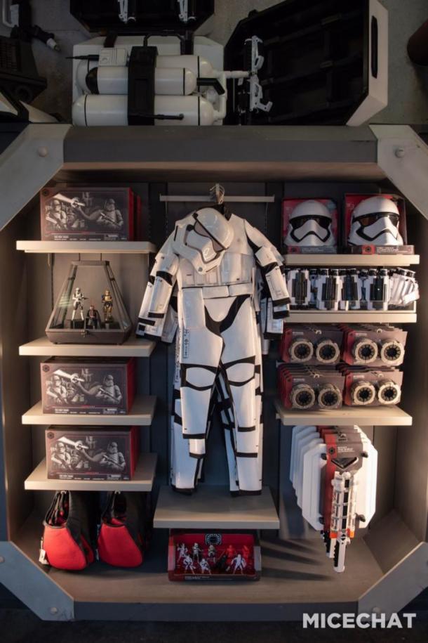 Star Wars Clothing, Cloth and Thread: The Clothing of Star Wars Land