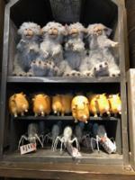 Galaxys-edge-creature-stall-taun-taun-puffer-pig-and-krykna