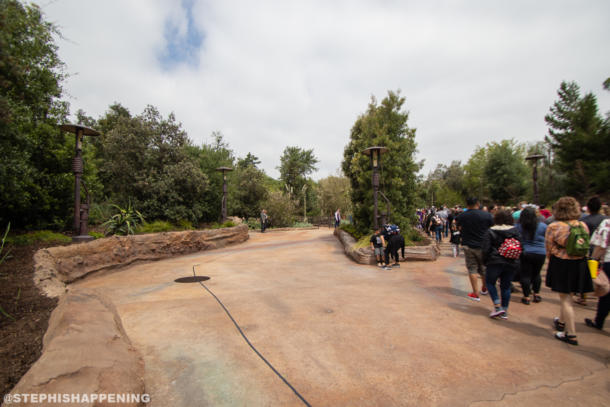 , Postcards from Batuu – A Scenic Daytime Look Around Galaxy’s Edge
