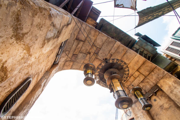 , Postcards from Batuu – A Scenic Daytime Look Around Galaxy’s Edge