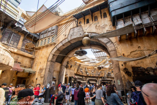 , Postcards from Batuu – A Scenic Daytime Look Around Galaxy’s Edge