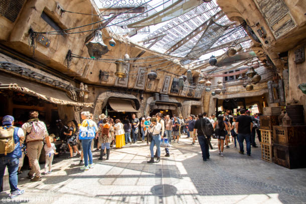 , Postcards from Batuu – A Scenic Daytime Look Around Galaxy’s Edge