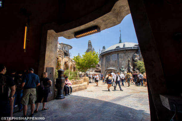 , Postcards from Batuu – A Scenic Daytime Look Around Galaxy’s Edge
