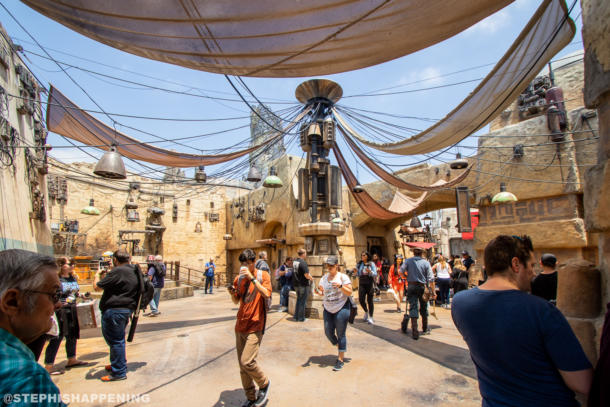 , Postcards from Batuu – A Scenic Daytime Look Around Galaxy’s Edge