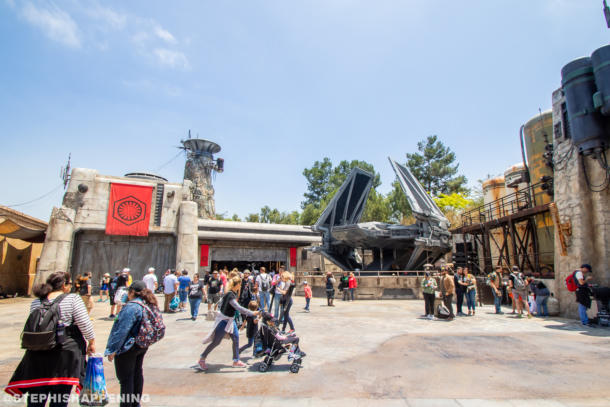 , Postcards from Batuu – A Scenic Daytime Look Around Galaxy’s Edge