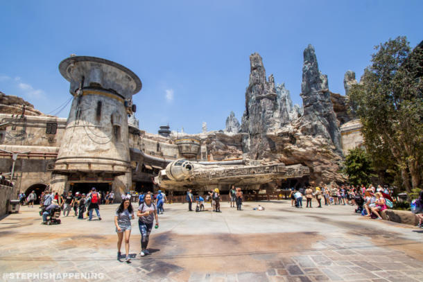 , Postcards from Batuu – A Scenic Daytime Look Around Galaxy’s Edge