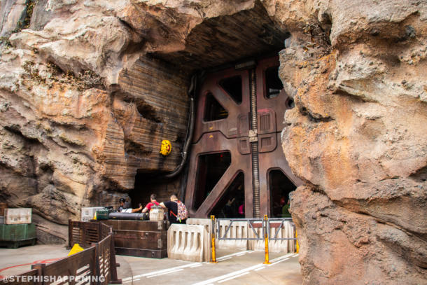 , Postcards from Batuu – A Scenic Daytime Look Around Galaxy’s Edge