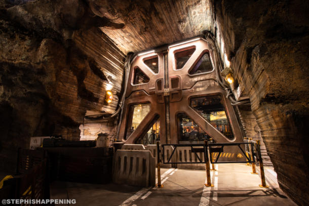 , Postcards From Batuu: A Nightime Stroll Through Galaxy’s Edge at Disneyland