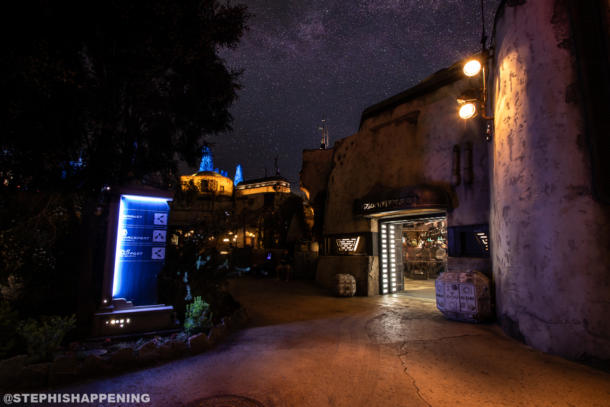 , Postcards From Batuu: A Nightime Stroll Through Galaxy’s Edge at Disneyland