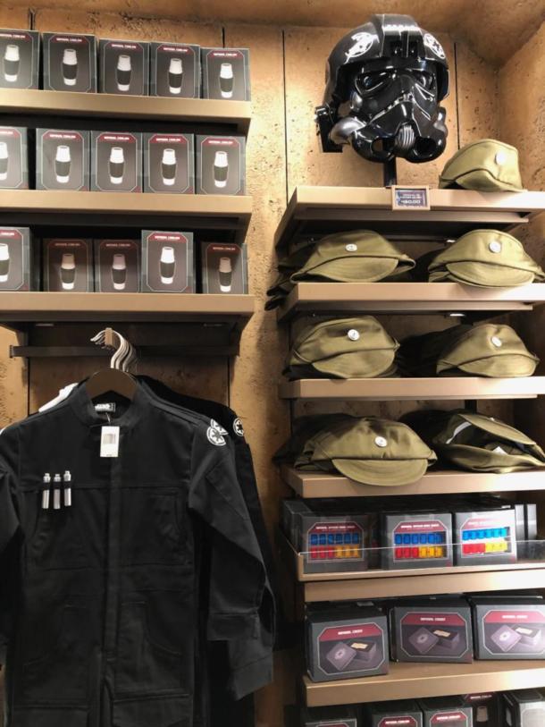 Dok-Ondar&rsquo;s Den of Antiquities, Relive Star Wars’ Past at Dok-Ondar&rsquo;s Den of Antiquities