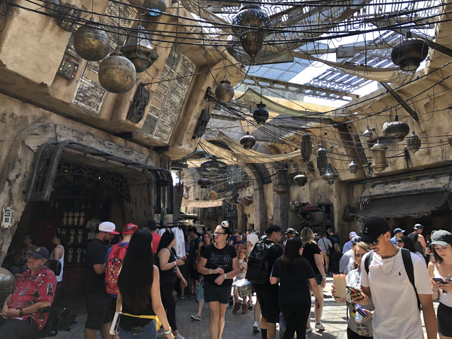 A Tour of Black Spire Outpost’s Marketplace in Star Wars: Galaxy’s Edge