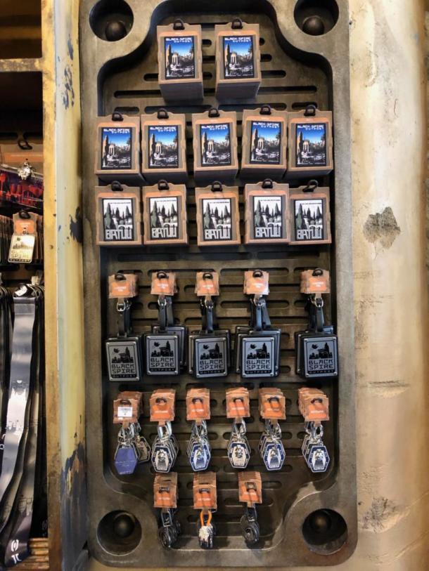 Galaxy's Edge Marketplace, A Tour of Black Spire Outpost&#8217;s Marketplace in Star Wars: Galaxy&#8217;s Edge